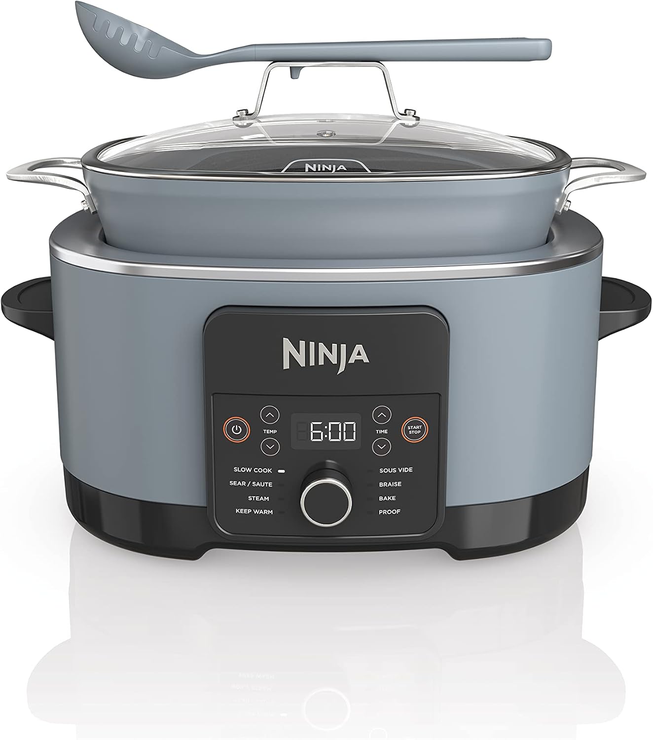 Slow cooker for easy home meal preparation